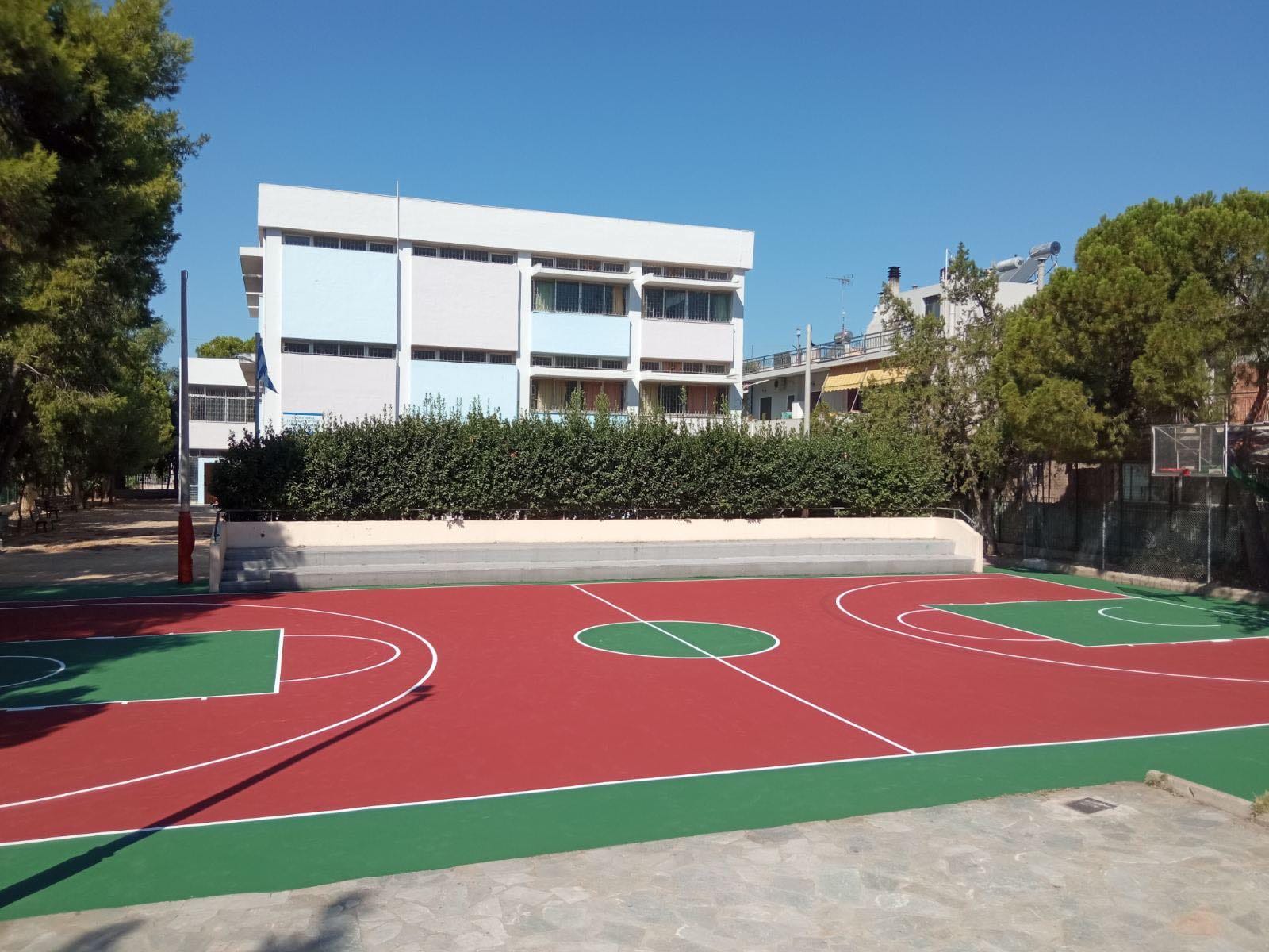 Σε νέο, ανανεωμένο σχολικό περιβάλλον επιστρέφουν οι μαθητές του Δήμου Ελευσίνας
