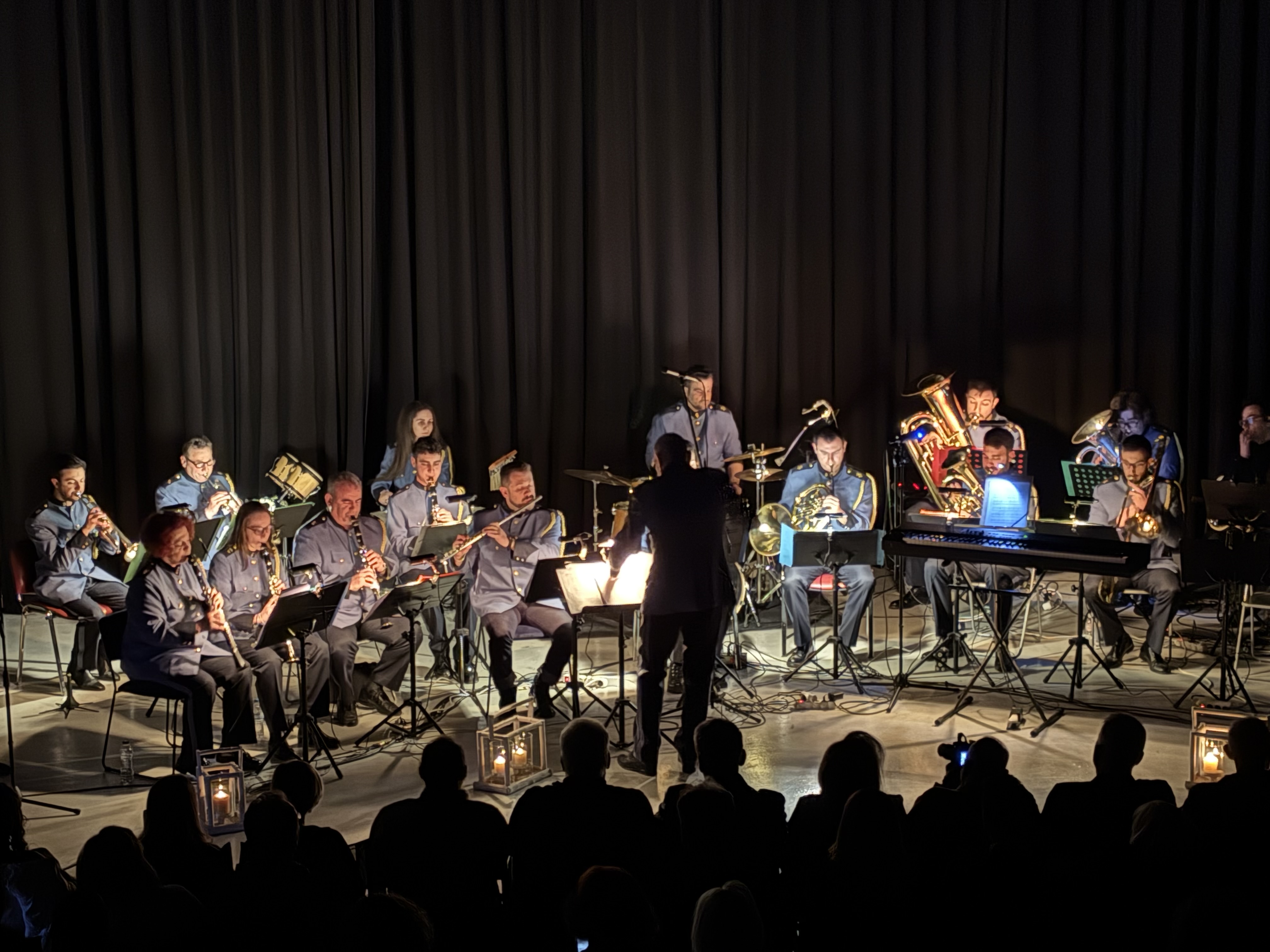 Φιλαρμονική 4