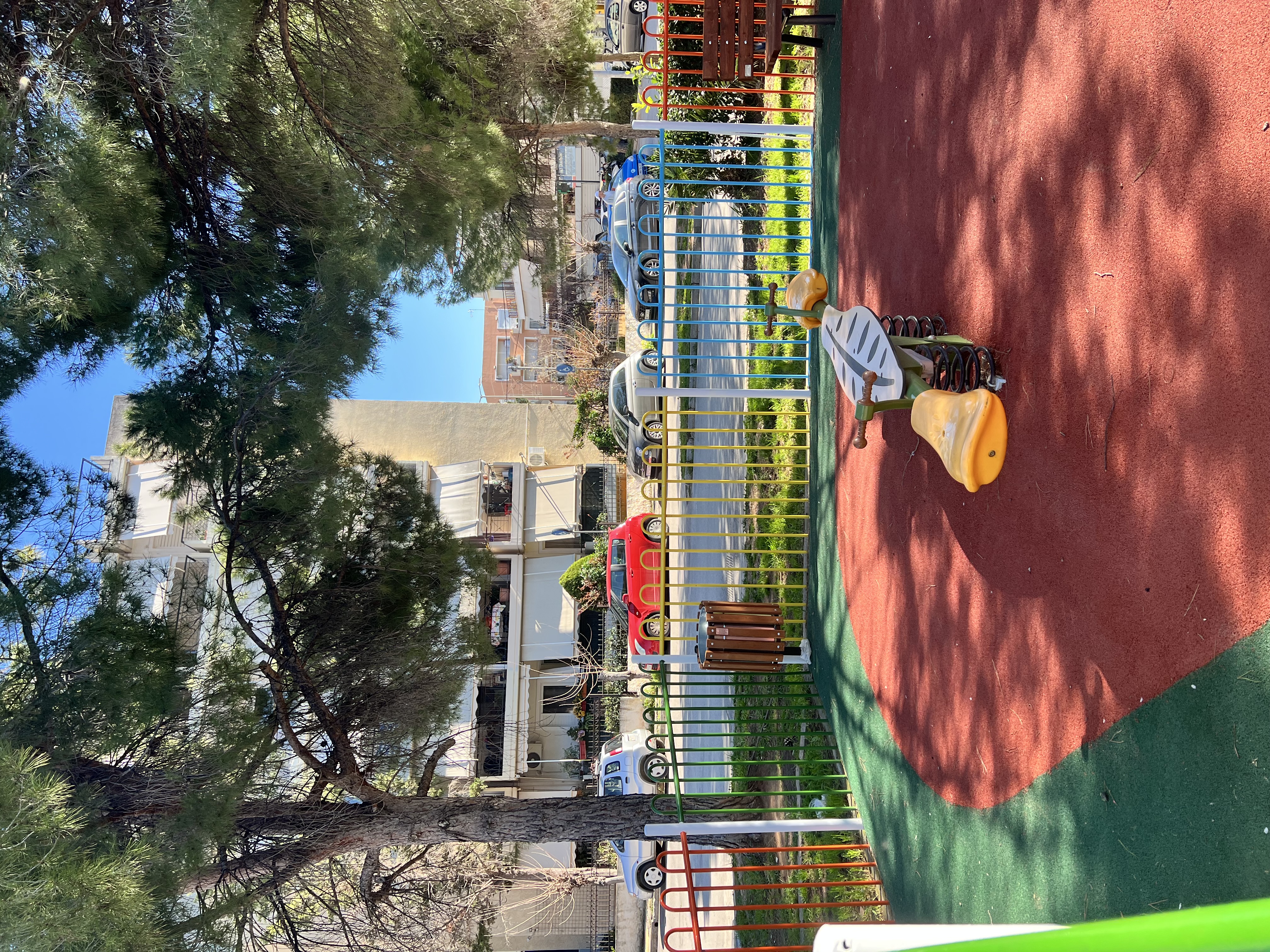 Παιδική χαρά 11