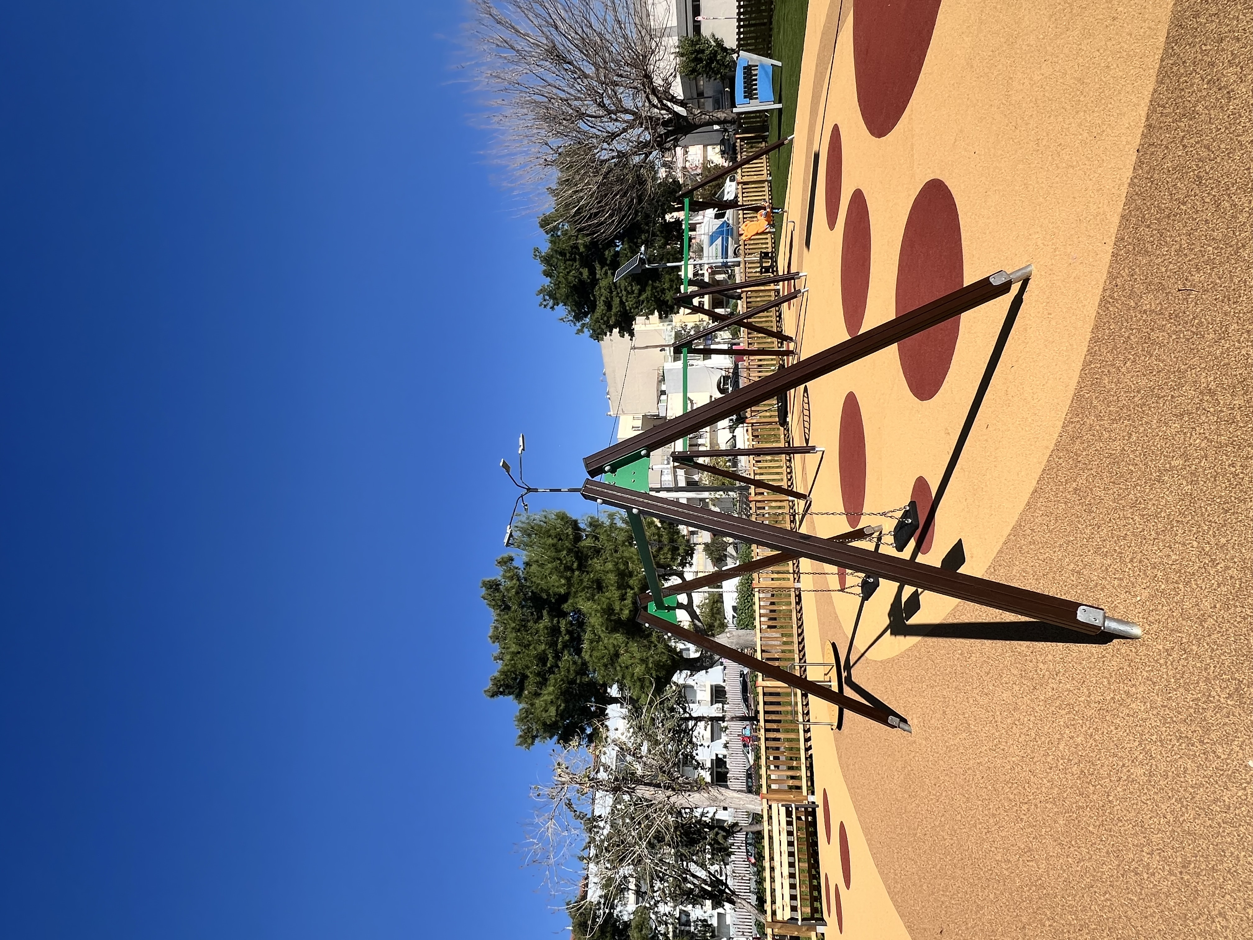 Παιδική χαρά 4