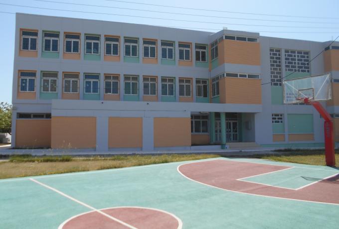 Οριστικός ανάδοχος για την προμήθεια και τοποθέτηση δαπέδων αύλειων χώρων στις σχολικές μονάδες του Δήμου Ελευσίνας