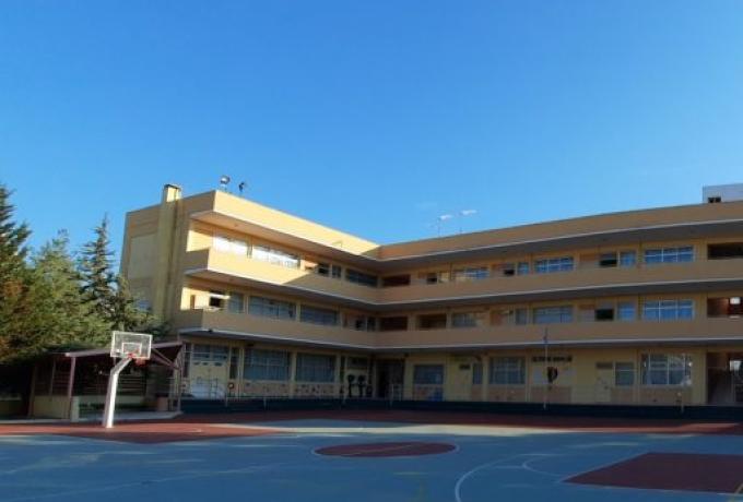 Επιστολή Δημάρχου Ελευσίνας στην Υπουργό Παιδείας για ανάκληση της απόφασης περί μεταφοράς των μαθητών του 3ου Δημοτικού Σχολείου Μάνδρας στο Γυμνάσιο Μάνδρας